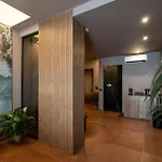 Ponte 7 Boutique *